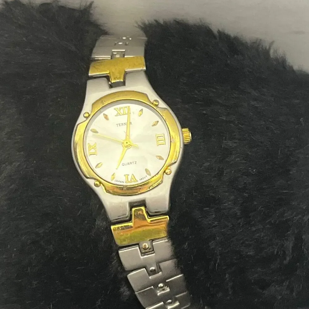Bijoux Terner Women's Gold Silver Japan Movement‎ Stainless Steel Wristwatch